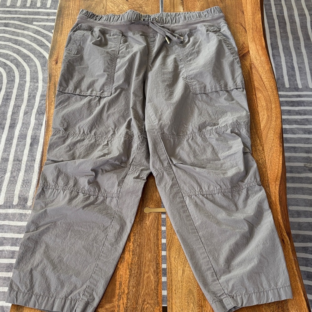 Nautica Women's Gray Pants- Convertible into Crop Pants